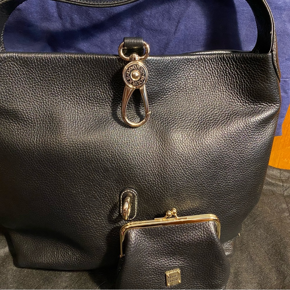 Dooney & Bourke Black Pebble Grain Vintage Shopper Bag (J4896815)